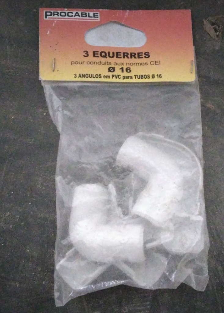Equerres tube PVC