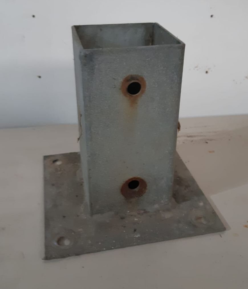 Sabot de fixation de poutre sol