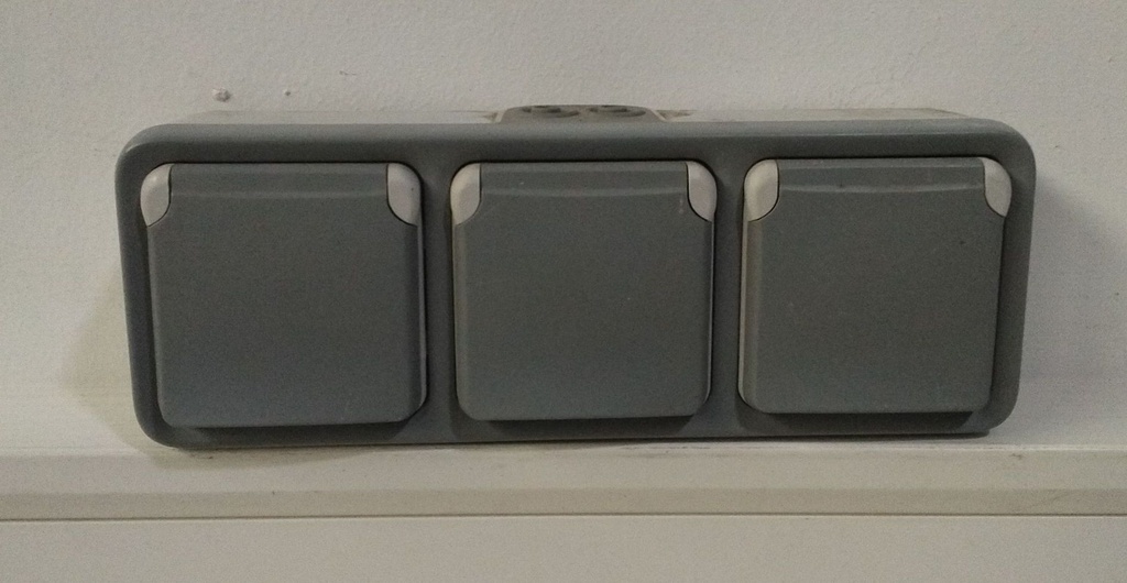 Bloc prise/interrupteur étanche IP55