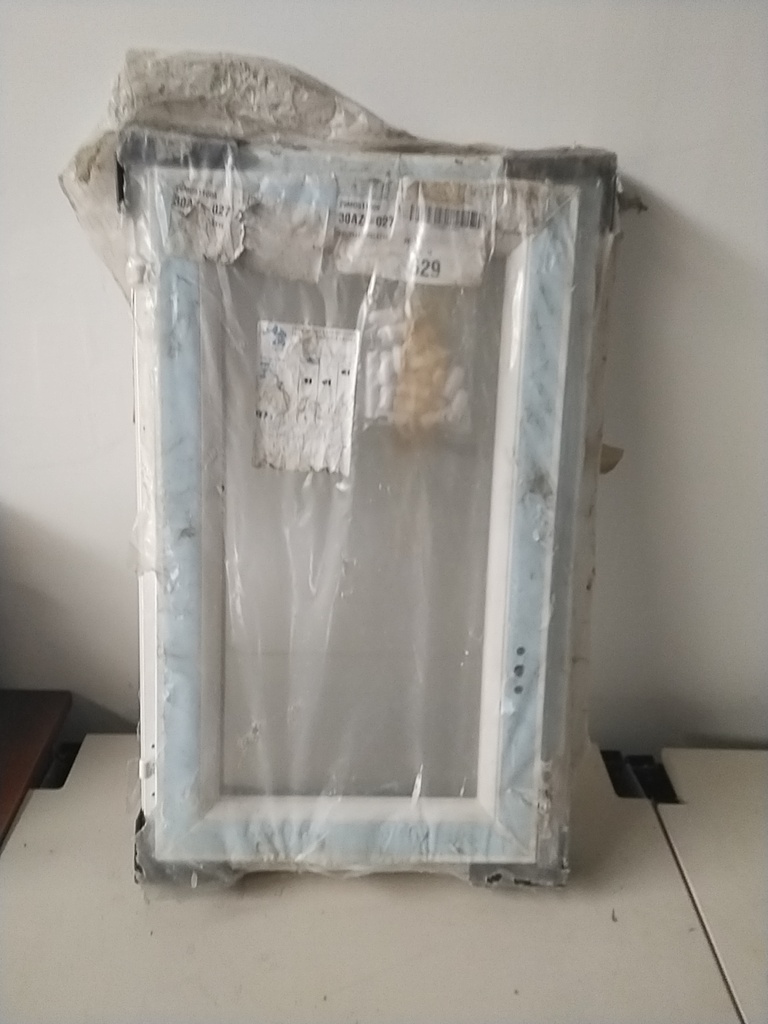 Fenêtre DV PVC - l45cm x h77cm - 