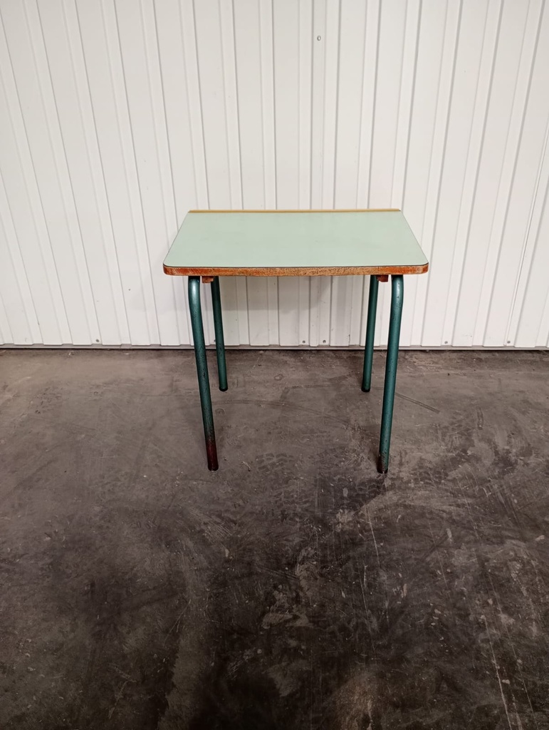 Table d'écolier - Plateau l55cm x prof 40cm x H56cm