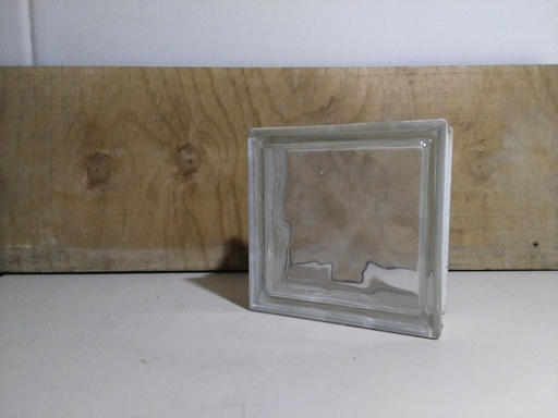 [2025-03-05 18:22:13] Pavé de verre