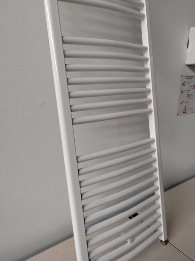 Radiateur sèche serviette à eau chaude ACOVA